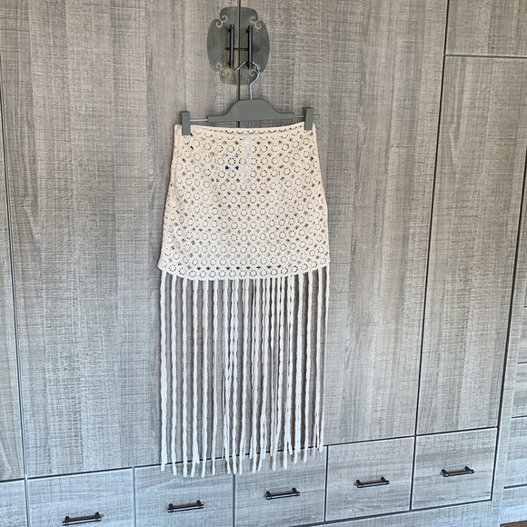 Zara Crochet‎ Knit Fringed Mini Skirt - Picture 4 of 15